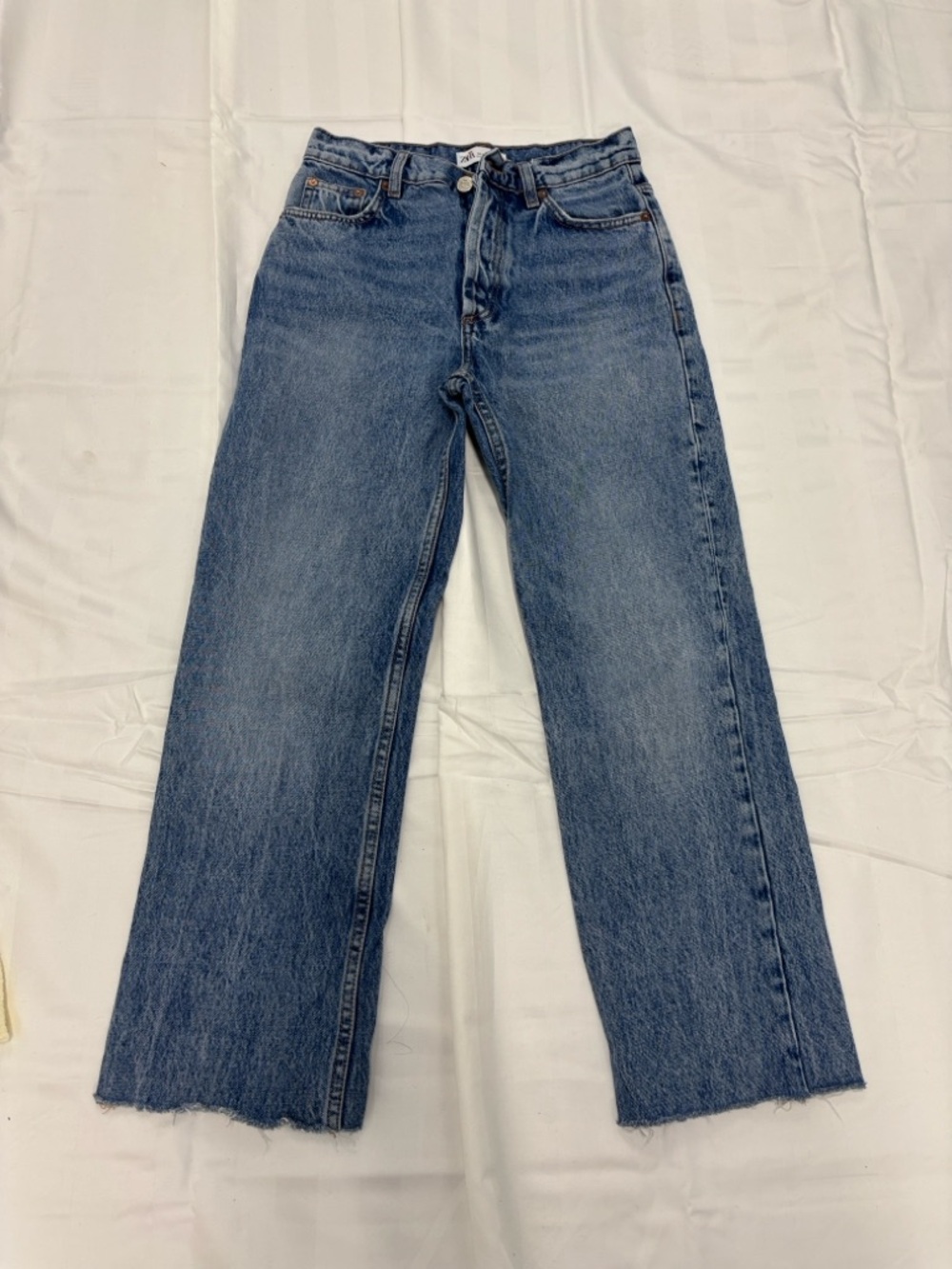 Zara Straight-Leg Women's Jeans in Medium Blue Denim